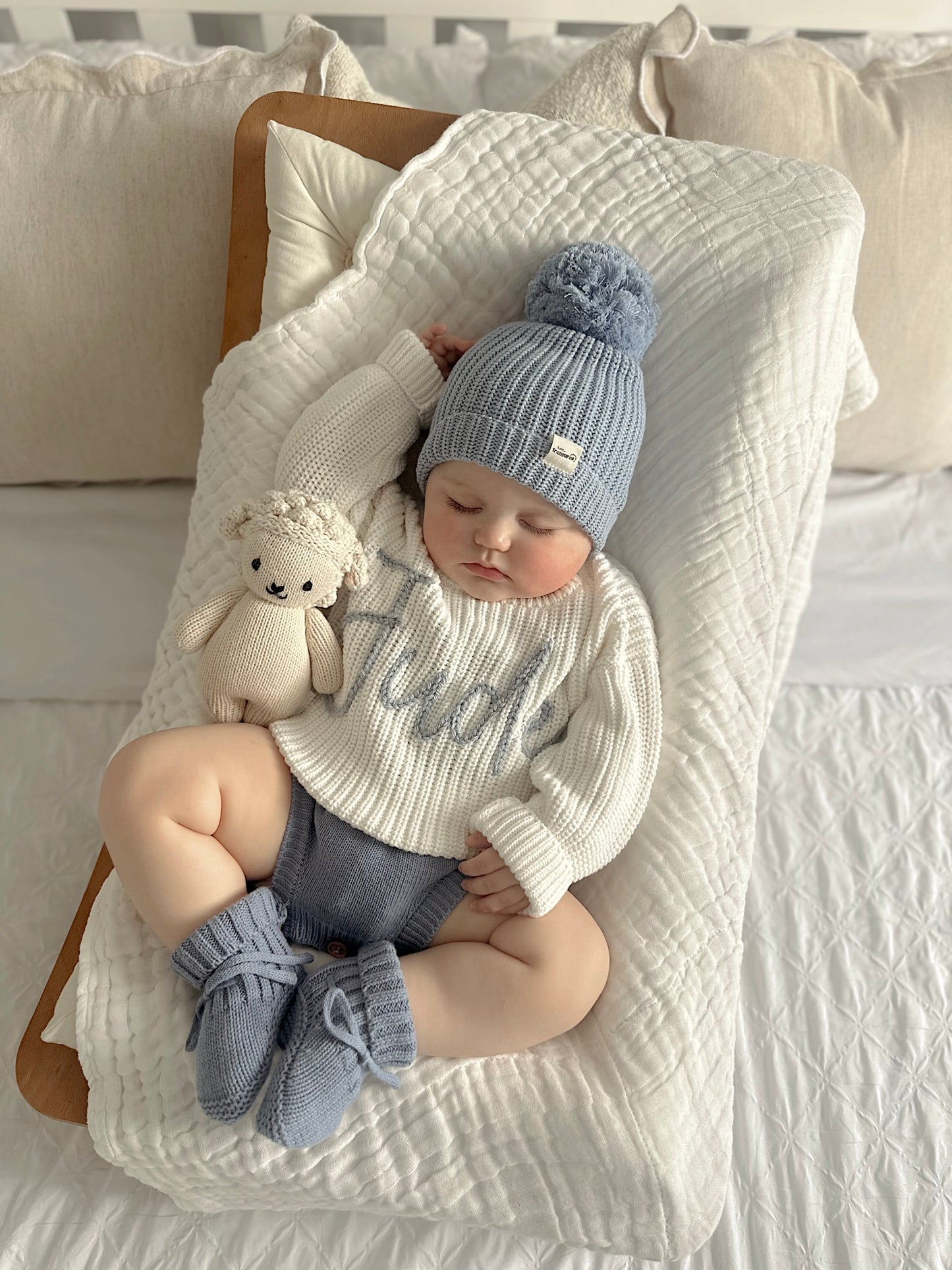 Chunky Knit Jumper - White (hand embroidery)